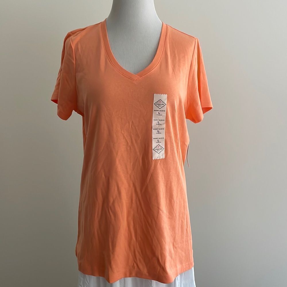 NWT ST johns bay essential tee 100% cotton color peach V-neck women’s large ST 9